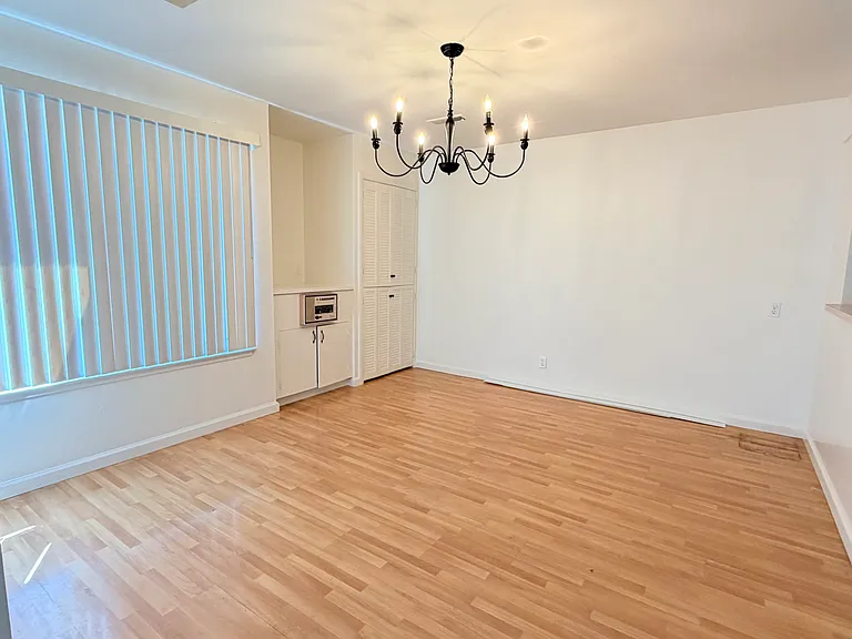 151 S Magnolia Ave #9 — Photo 4