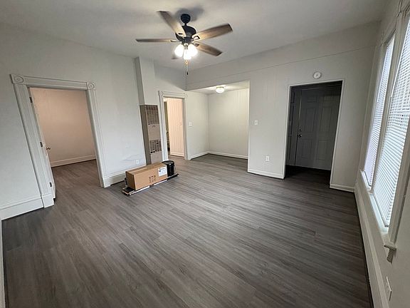 4th image of 545 Balcom St