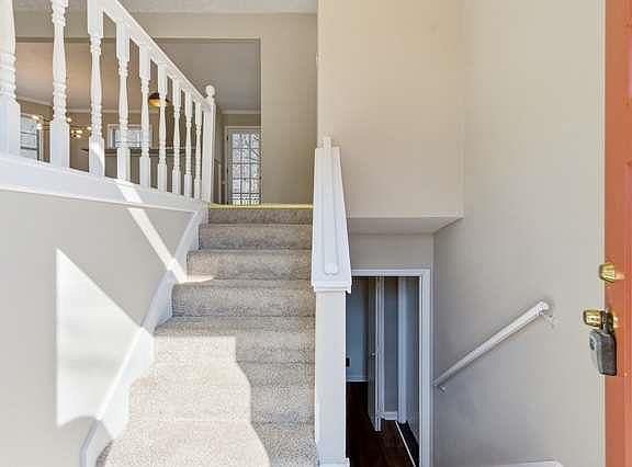 3rd image of 3624 Whitfield Way