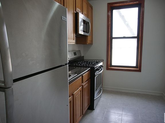3rd image of 2113 Avenue V APT 3