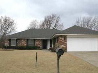 9725 Warriner Cir, Oklahoma City, OK 73162