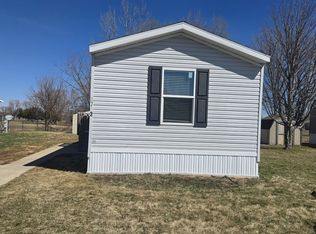 5743 Knollview Dr, Waterloo, IA 50701