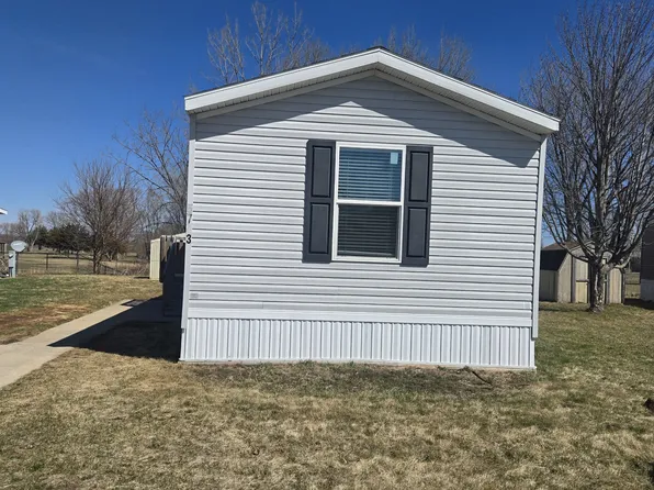 5743 Knollview Dr, Waterloo, IA 50701