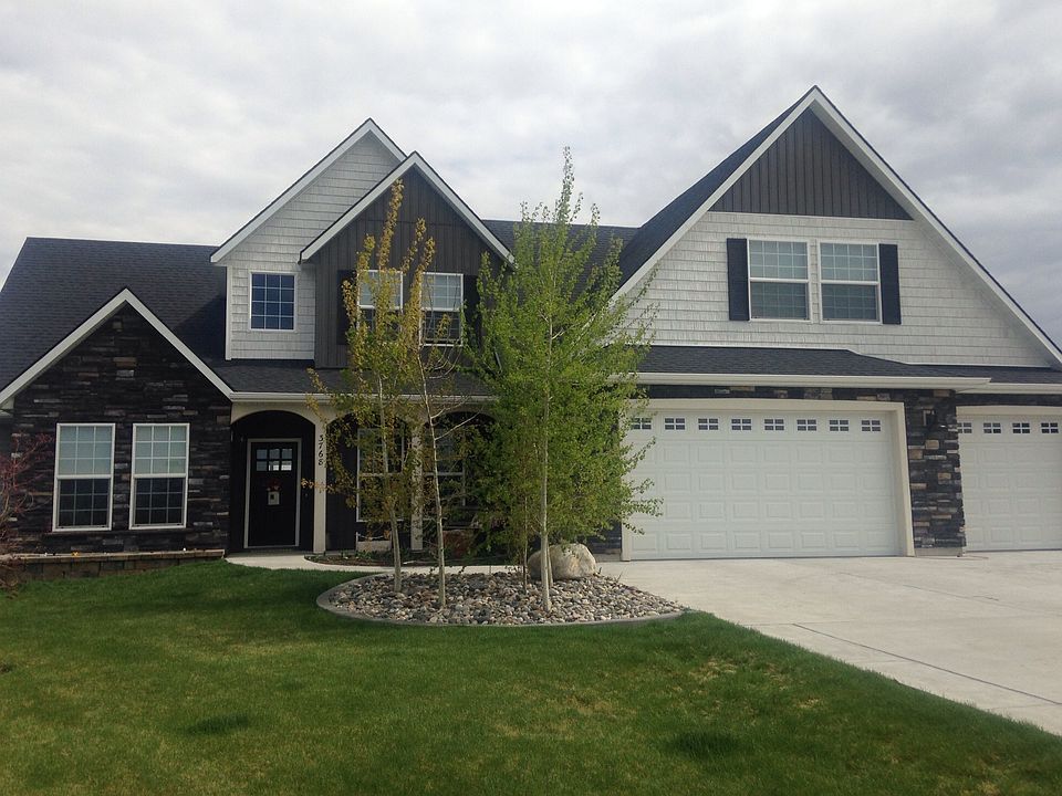 Beautiful 2 story home