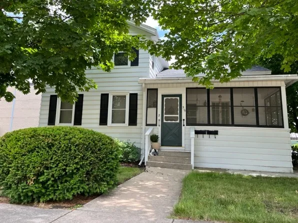 515 N 6th St, Rochelle, IL 61068