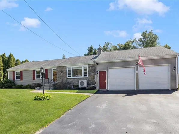 289 Oliphant Ln, Middletown, RI 02842