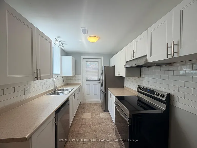 28 Brighton Rd #LOWER — Photo 4