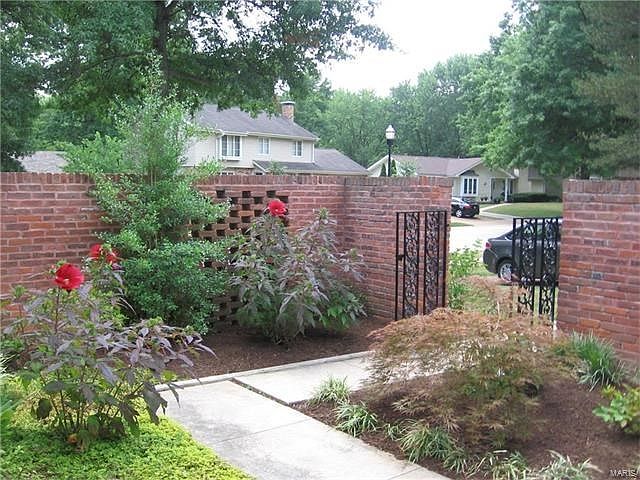 Private front courtyard.