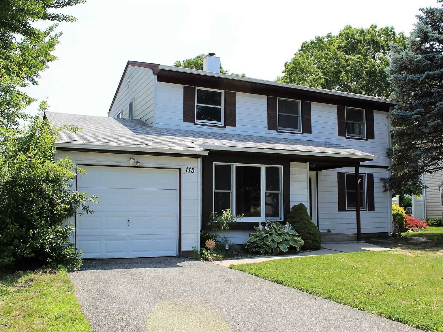 115 Greenbelt Pkwy, Holbrook, NY 11741 Zillow