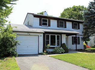 115 Greenbelt Pkwy, Holbrook, NY 11741