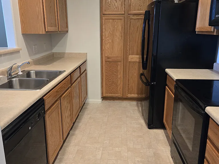 1575 Olympia Cir #205 — Photo 7