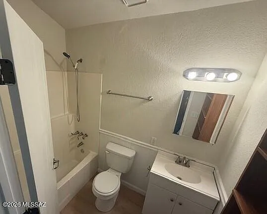 2512 E Eastland St — Photo 15