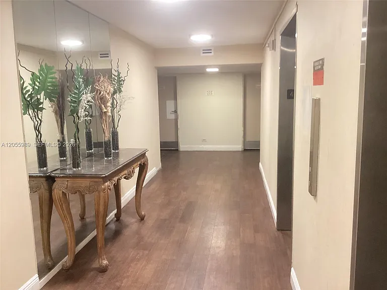 800 NE 195th St #415 — Photo 22