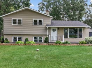 2N579 Diane Ave, Glen Ellyn, IL 60137