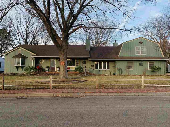 1110 Spruceway St, Abilene, KS 67410