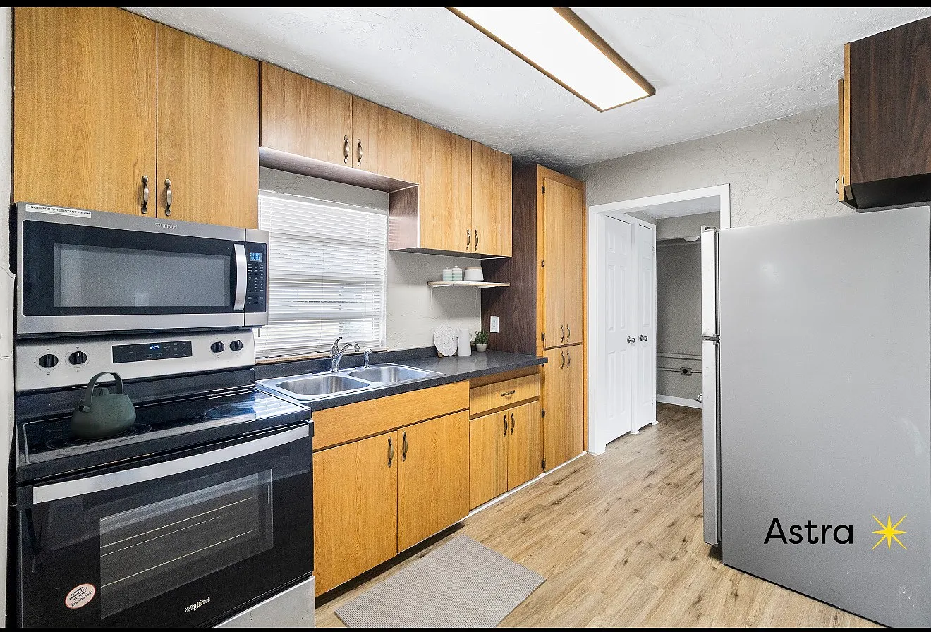 3 bed, $1,795 — Photo 4