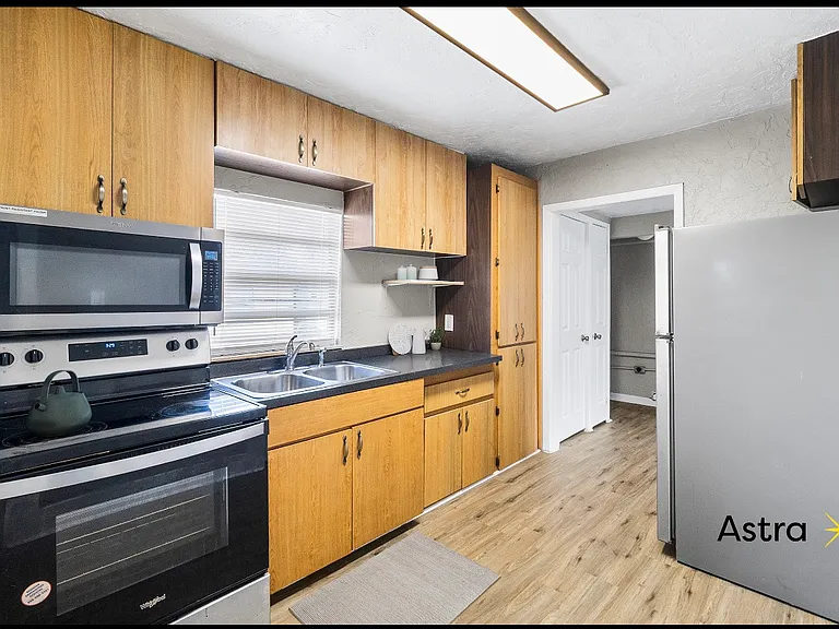 950 18th Ave S #3 — Photo 4