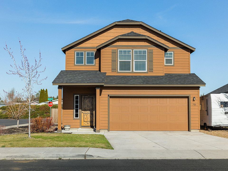 1st image of 706 NW Green Forest Cir