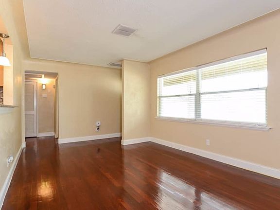 5th image of 660 62nd Ave S