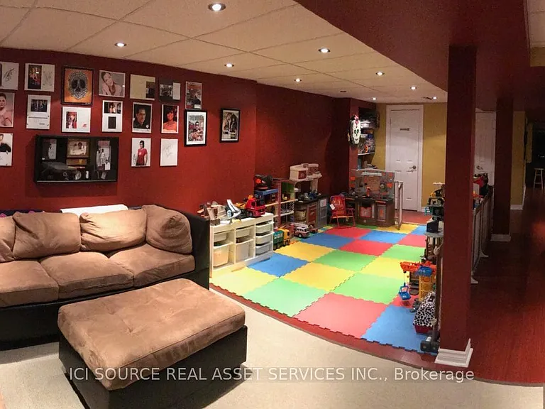 42 Keywood St — Photo 27