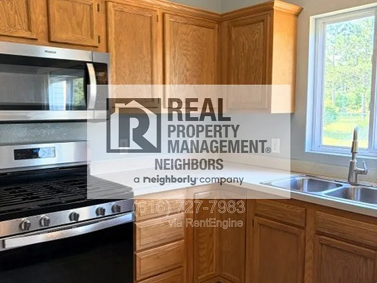 1636 Northbend Dr NE — Photo 23