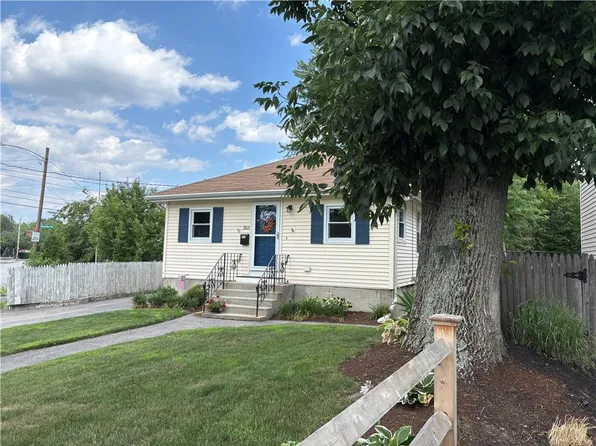 353 Massasoit Ave, East Providence, RI 02914
