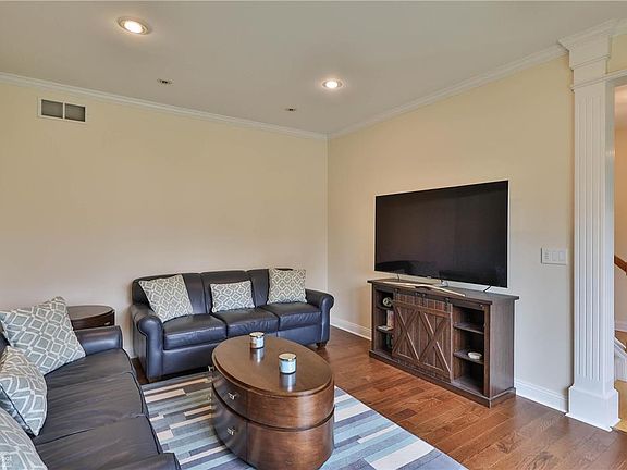 5th image of 2740 Destiny Ln