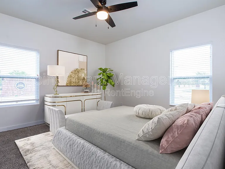 2885 N Oliver St — Photo 46