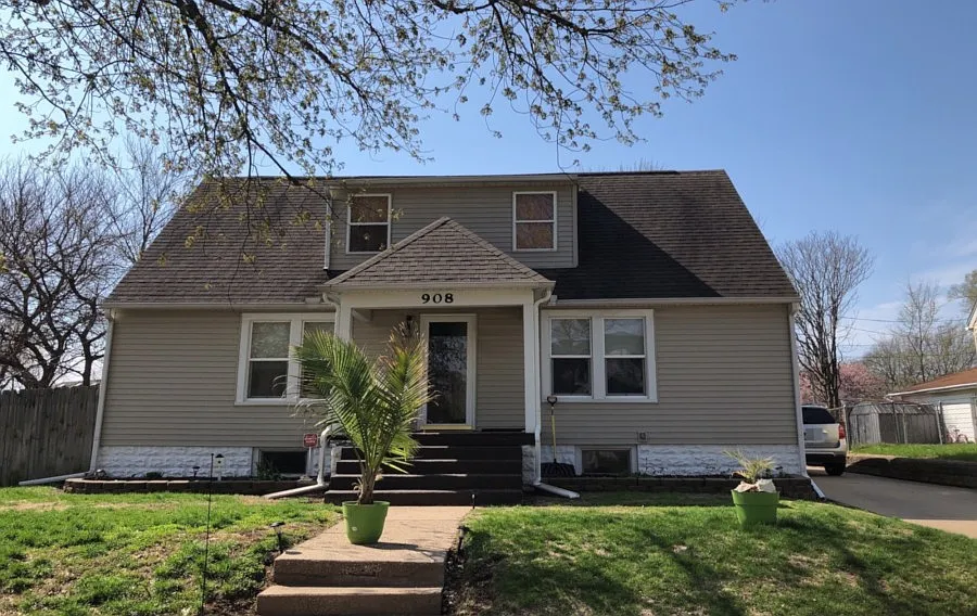 908 Oxford Ave photo 1