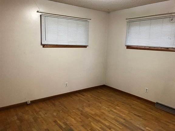 3rd image of 302 W 32nd St