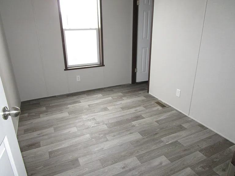 Colonial Oaks — Photo 15