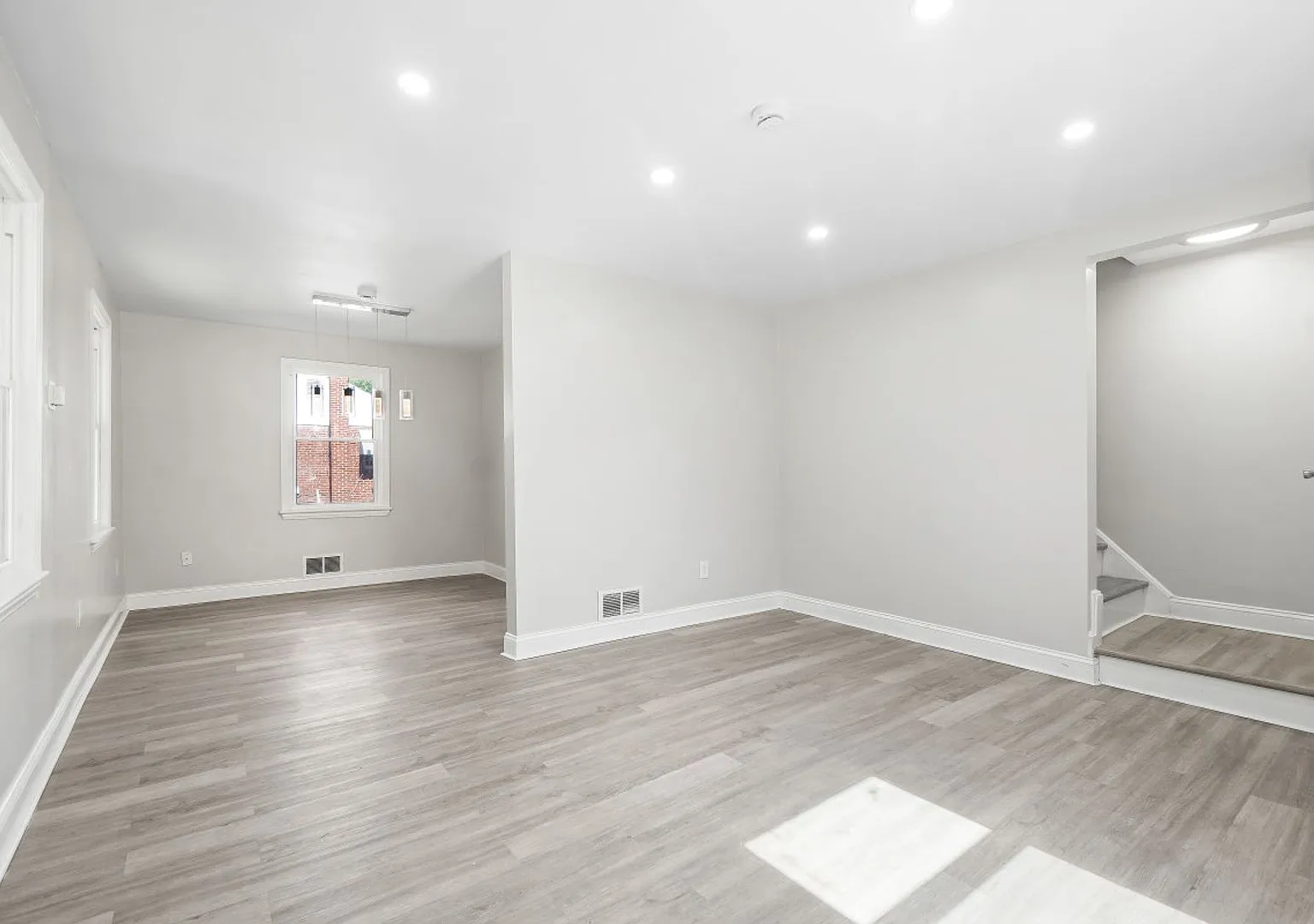 Beautifully Renovated Three Bedroom 2 Bath Home In College Park Is Immediately Available — Photo 4
