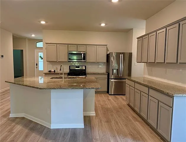 18158 Logan Ct — Photo 2