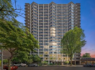 555 W Cornelia Ave APT 210, Chicago, IL 60657