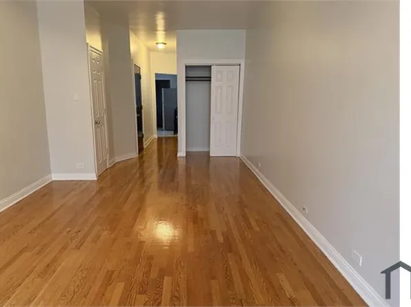 409 E 45th St #3, Chicago, IL 60653