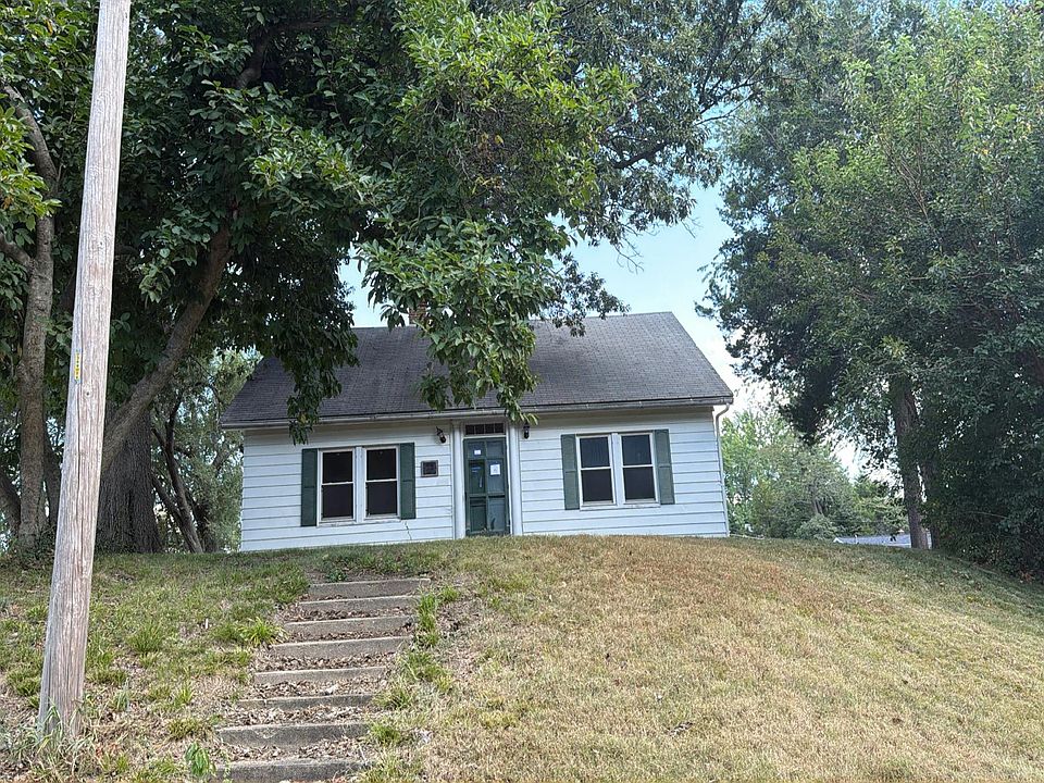 1st image of 318 S 5th St