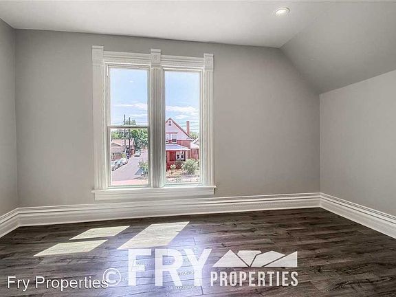 5th image of 725 S Lincoln St #B