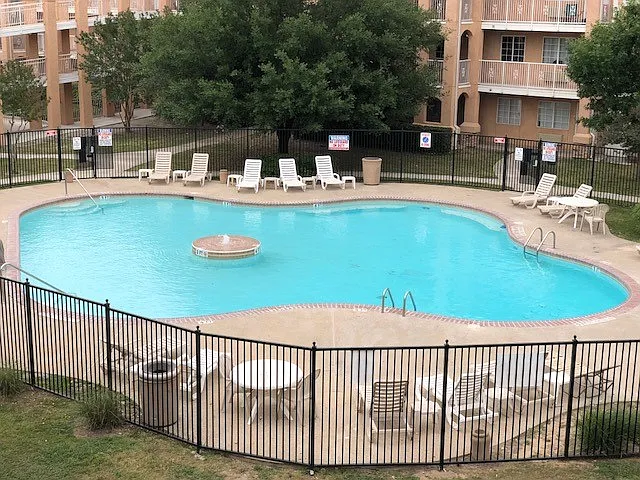 7880 Fredericksburg Rd — Photo 13