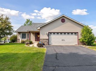1635 Valley Quail Dr, River Falls, WI 54022