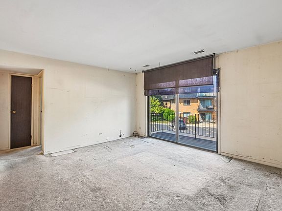 2nd image of 4833 W 109th St APT 203
