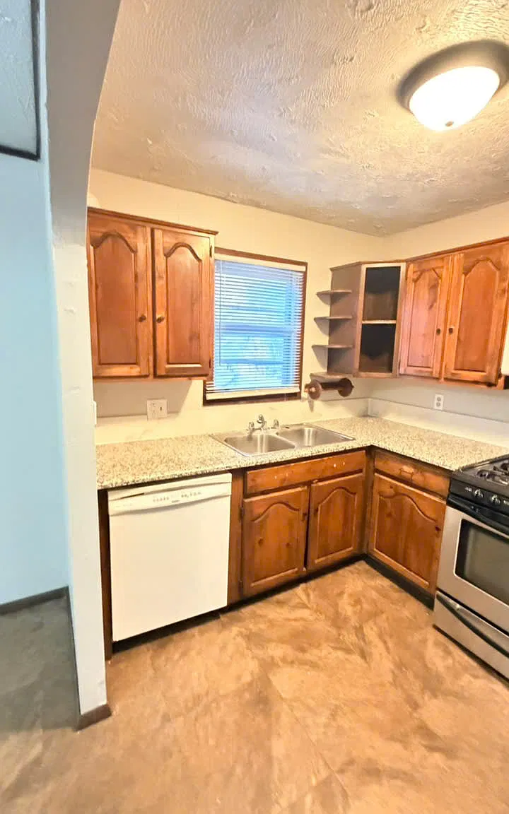 2 bed, 973 sqft, $975 — Photo 1