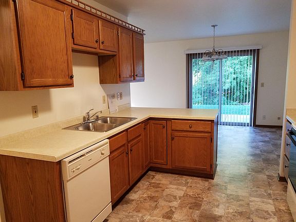 4th image of 130 Glen Hill Dr