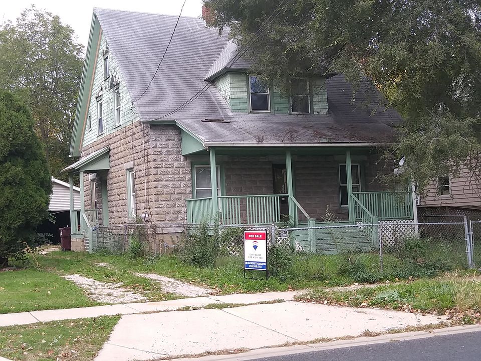 1st image of 456 Washington Ave S