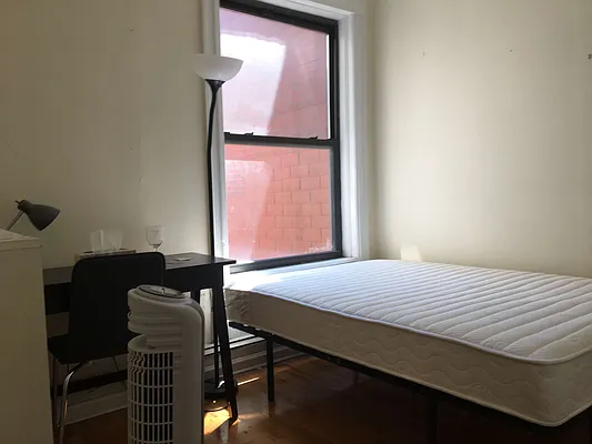 Rented by Nooklyn NYC LLC | media 12