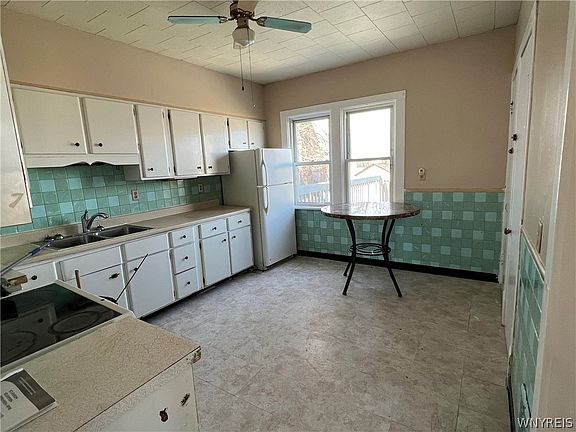 3rd image of 46 Wildwood Pl