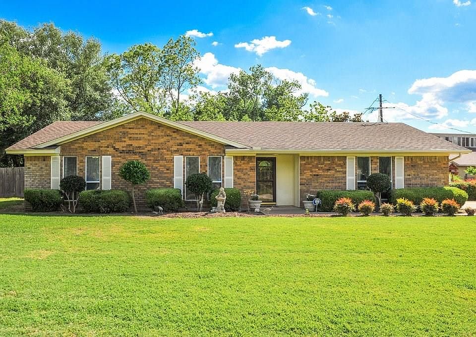 1st image of 5494 Valley Dr