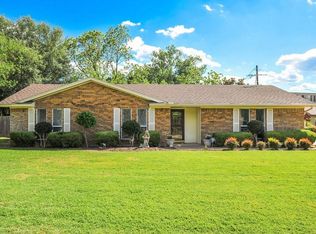 5494 Valley Dr, Fort Worth, TX 76140