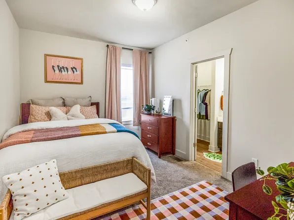 Hannah Townhomes & Lofts