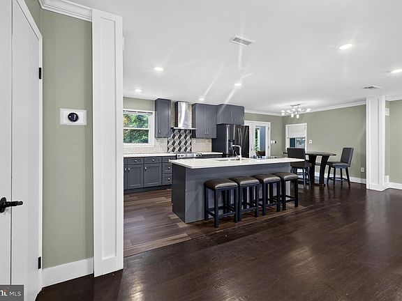 4th image of 10 Shanandale Ct