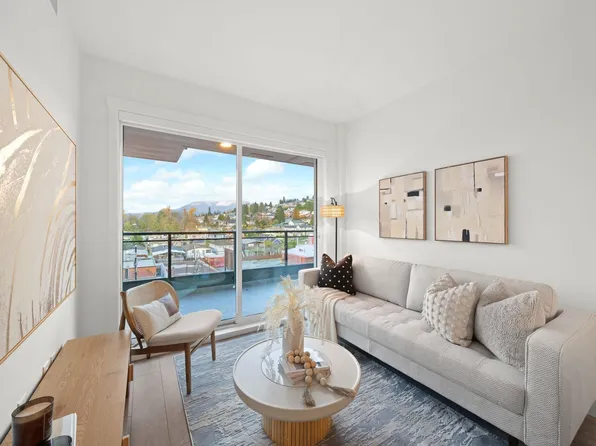 4788 Hastings St #419, Burnaby, BC V5C 2J4